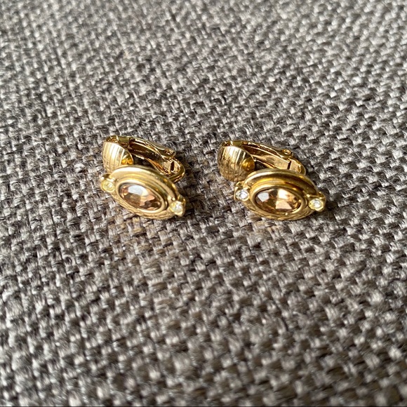 Vintage Avon Micro Taupe Crystal Clip On Earrings - Picture 5 of 7